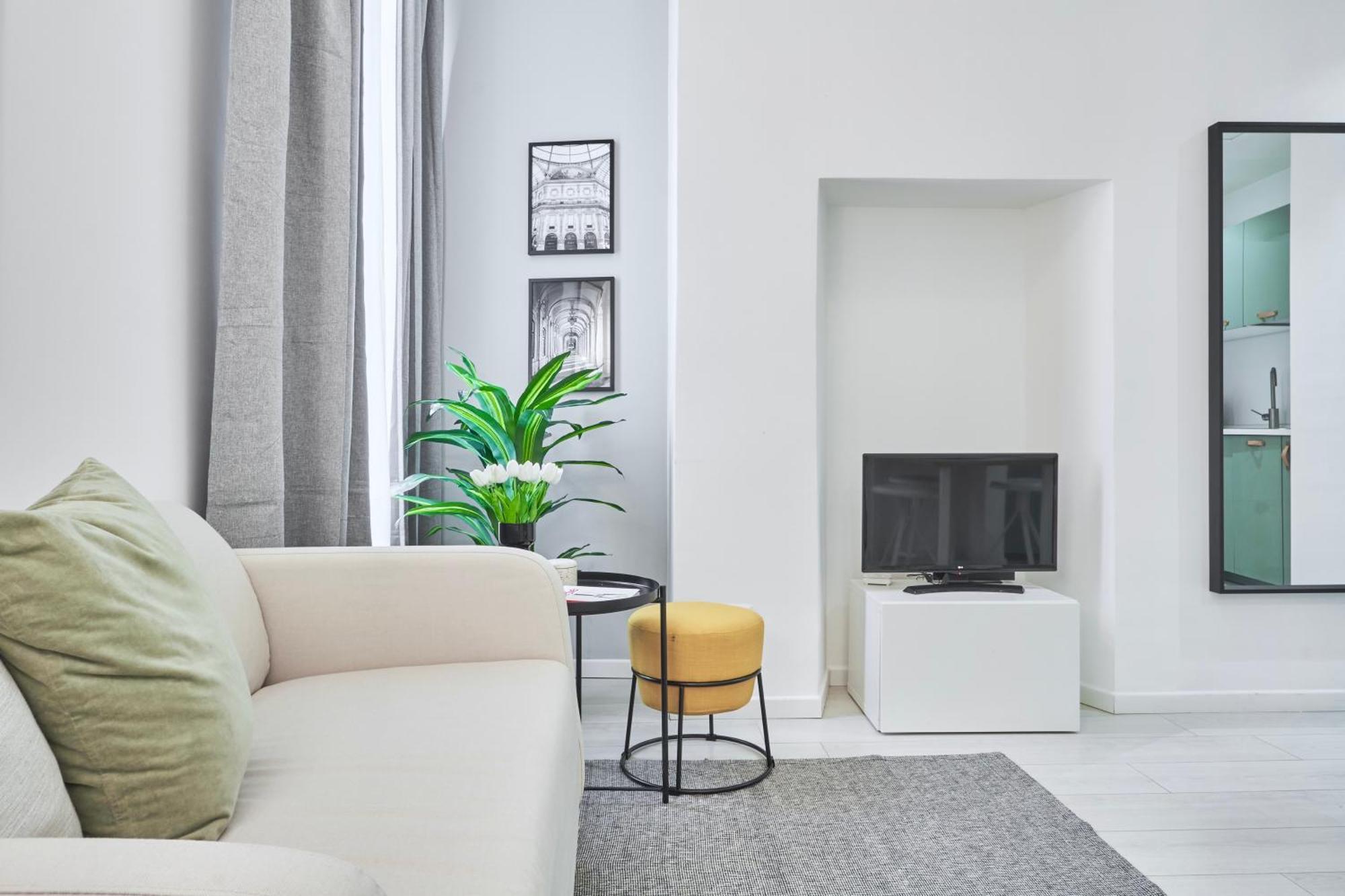 Elegante Appartamento Minimal Dai Tocchi Botanici Милано Екстериор снимка