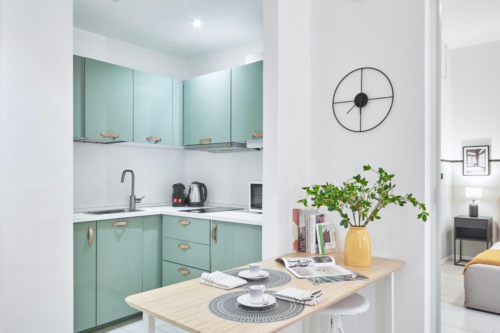Elegante Appartamento Minimal Dai Tocchi Botanici Милано Екстериор снимка